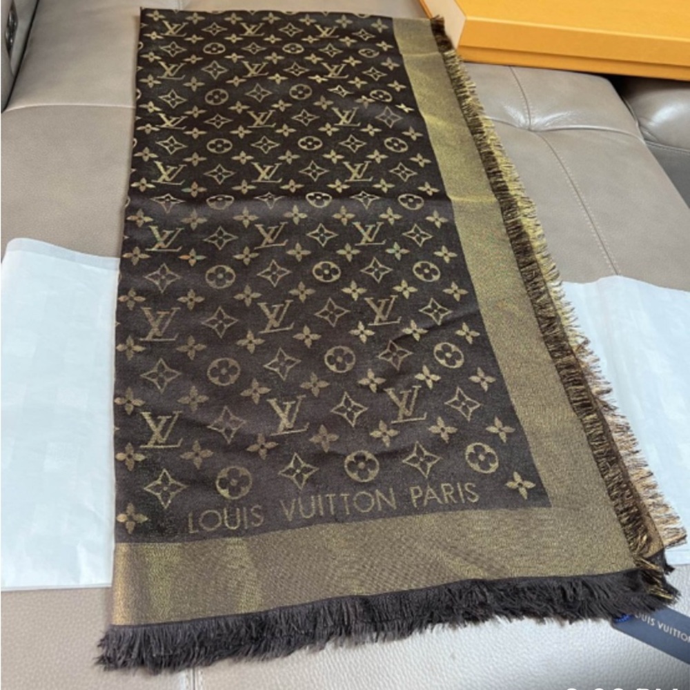 Authentic Louis Vuitton Monogram Shawl in Brown and Gold - Picture 2 of 4